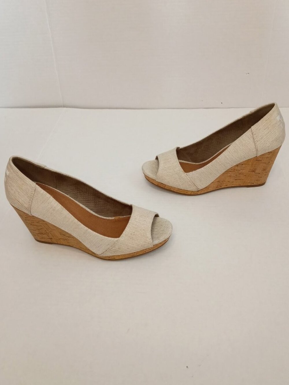 TOMS Stella Cream Tan Peep Toe Cork Wedges Size Women's 8 - Picture 2 of 7